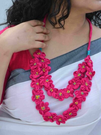 Hairat Neckpiece