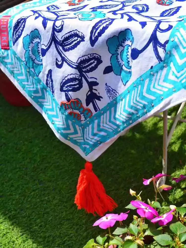 Continual Floral Table Runner - Image 4