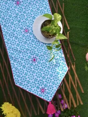 jaal table runner turquoise 1