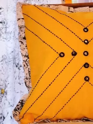 jhaalar cushion black and yellow 1