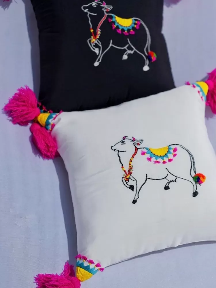 Pichwai Cow Cushion Cover - Image 4
